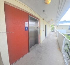 Building Photo - 8950 SW 69th Ct
