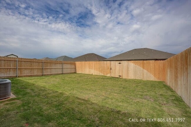 Building Photo - Gorgeous 3/2/2 in SW Lubbock