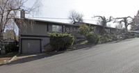 Building Photo - Van Zuylen 1601-25 - Ash St. Crest