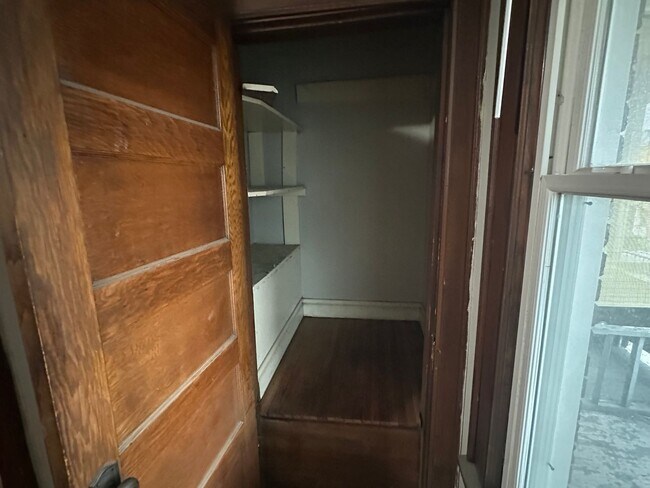 Building Photo - Indianola Ave 1574-1580 MLR