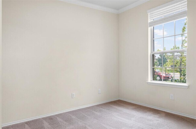 Building Photo - 457 Bedford Falls Ln