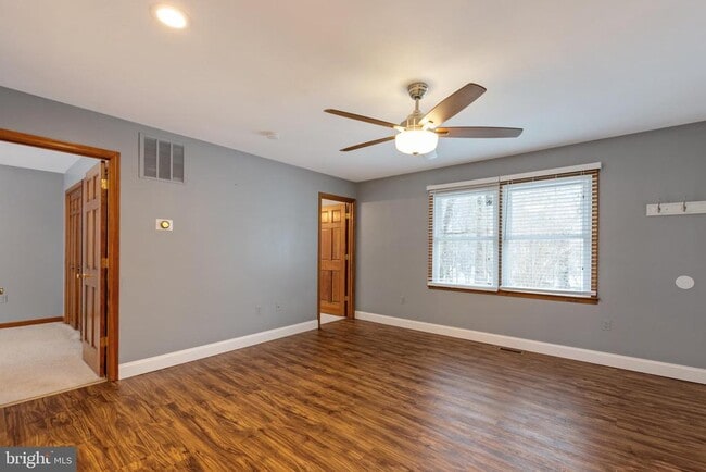 Building Photo - 4160 Bristol Dr