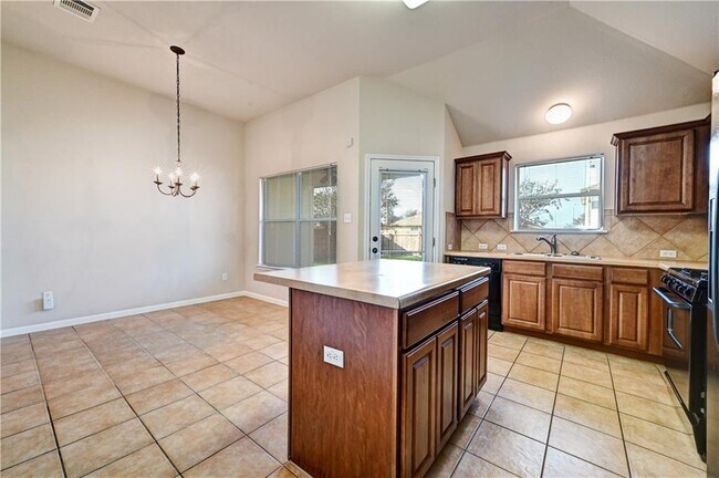 Building Photo - 4017 Bandice Ln