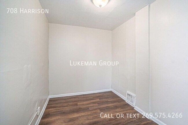Building Photo - 708 Harrison-