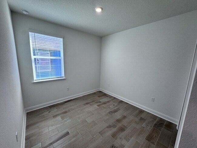 Building Photo - 11156 Spg Mdws Rd
