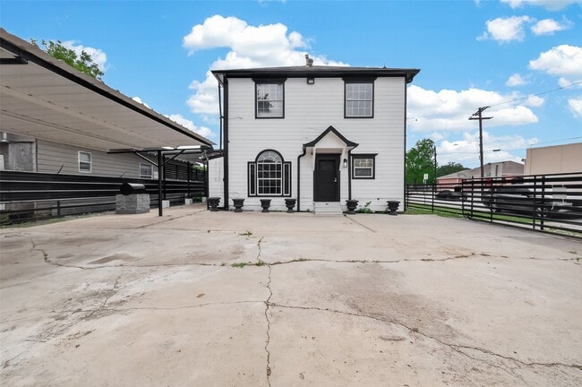 Building Photo - 2120 Fulton St