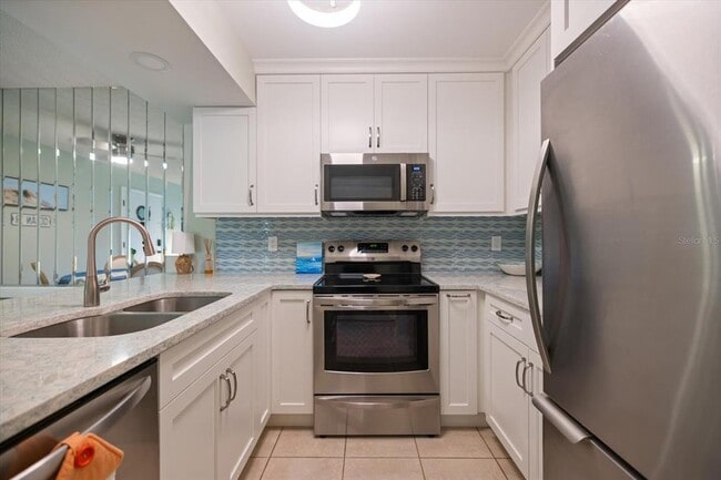 Building Photo - 634 Bird Bay Dr E