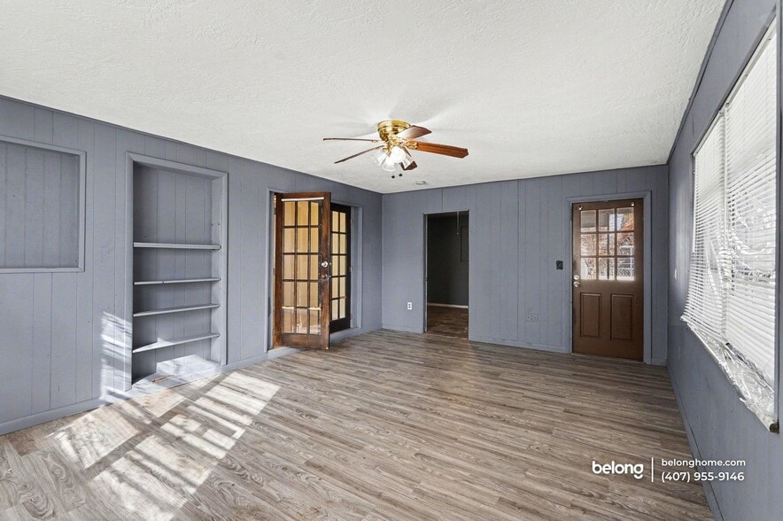 Building Photo - 865 Canada St NE