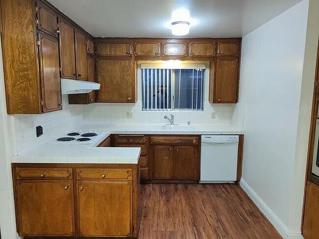 Building Photo - single family home