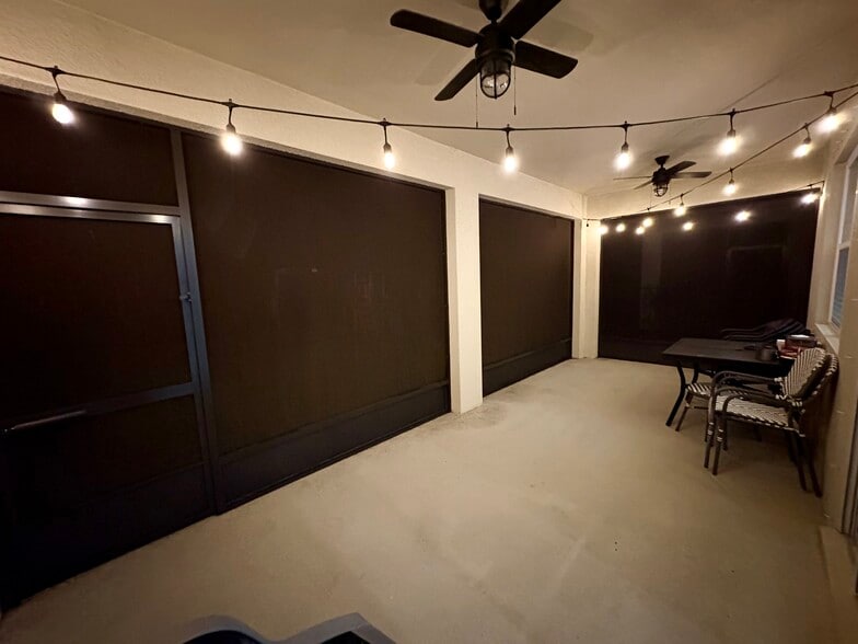 Screened lanai - 1620 Delphi Way