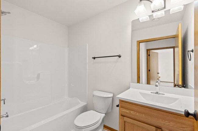 Building Photo - 544