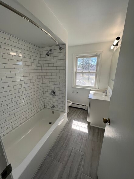 Building Photo - 42 Pond St