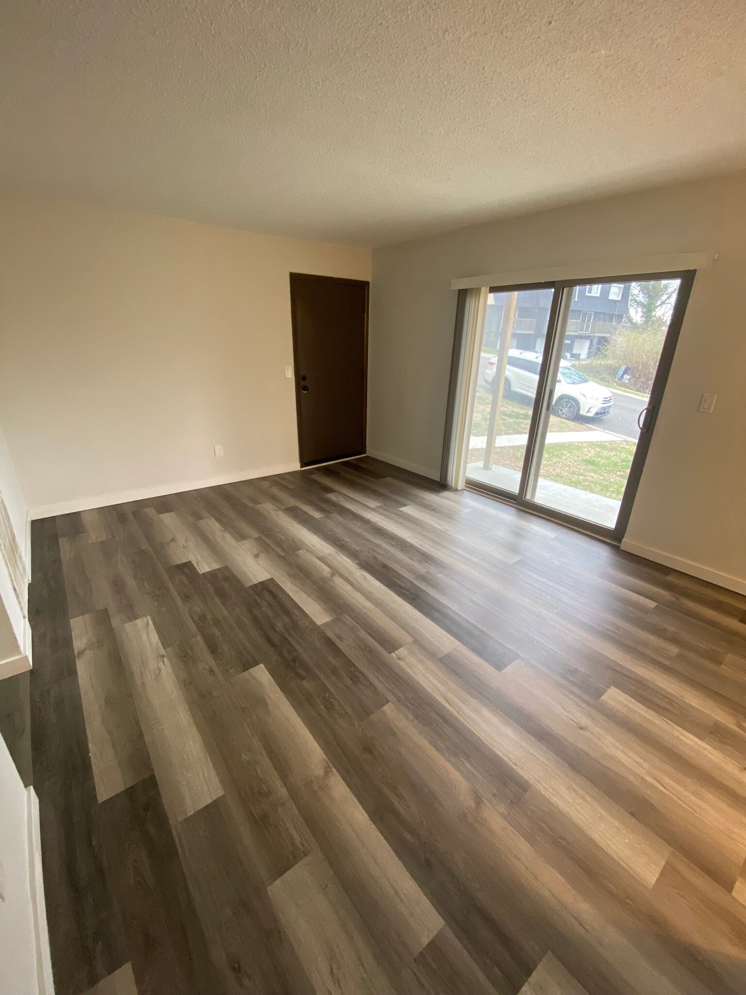 Living Room - 1002 Cherokee St