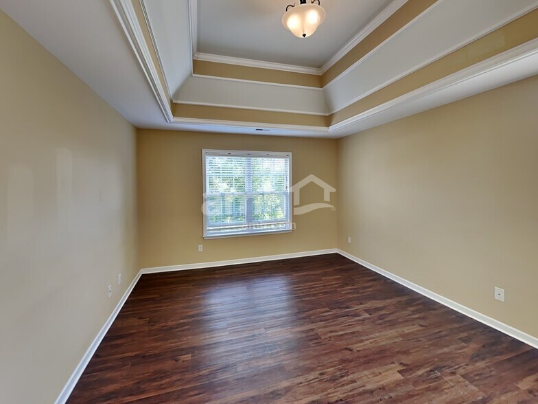 Building Photo - 3434 Wellington Pl