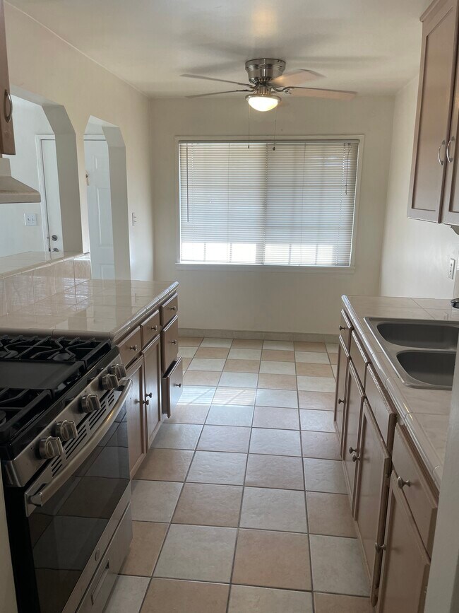 Kitchen - 1526 S Atlantic Blvd