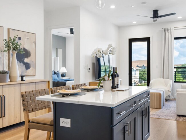 Building Photo - Prime UTSA Area Condo Rental | Stylish 1BR Near La Cantera & The Rim