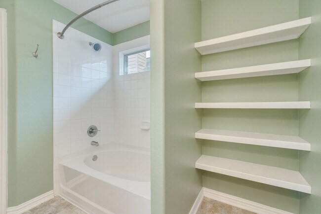 Building Photo - 292 Strawberry Blonde Dr
