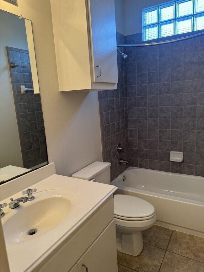 Building Photo - 3417 Rolgom Pl Ct