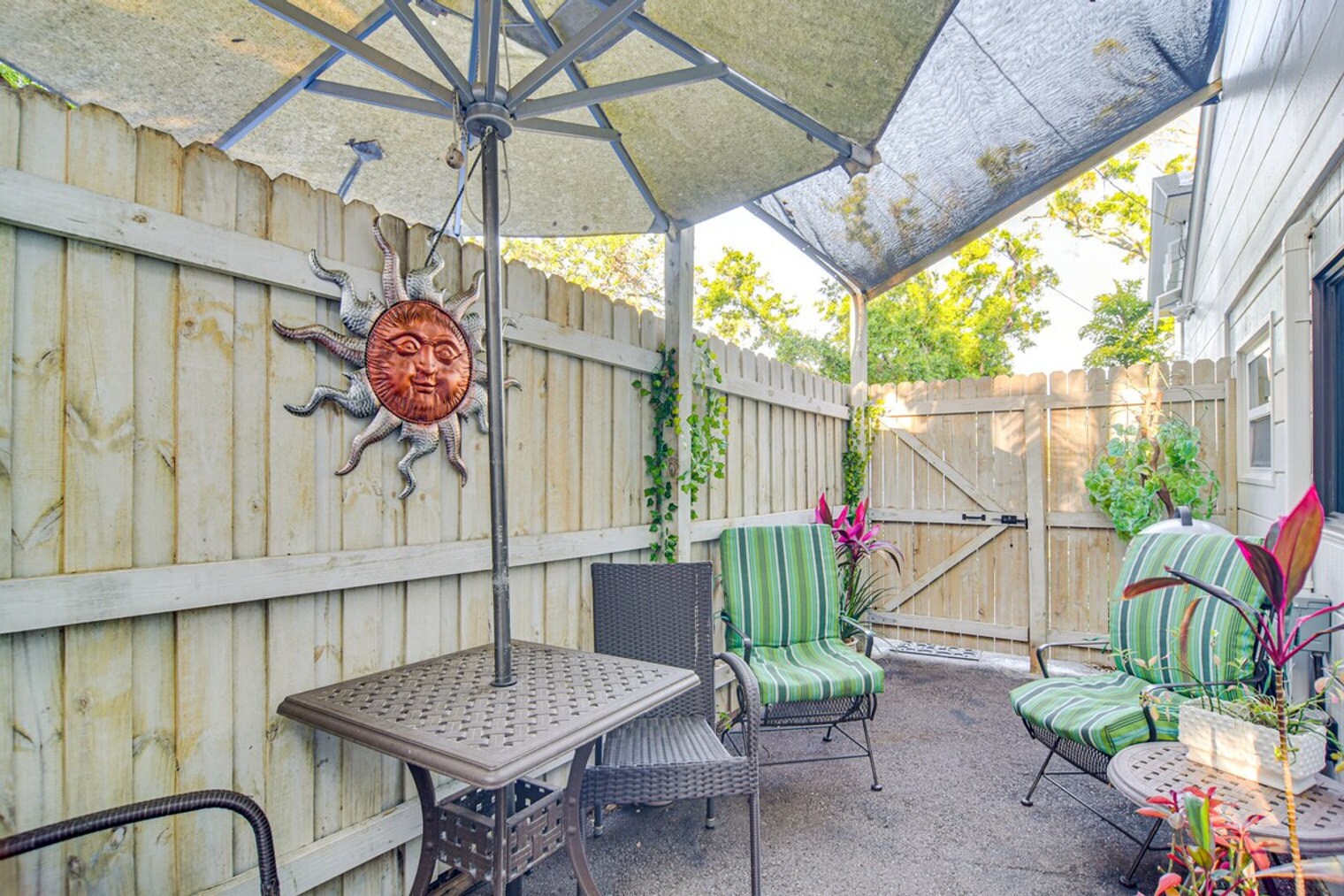 Building Photo - 1409 Maple St