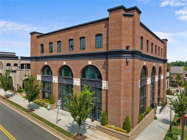 Building Photo - 390 Hembree Rd