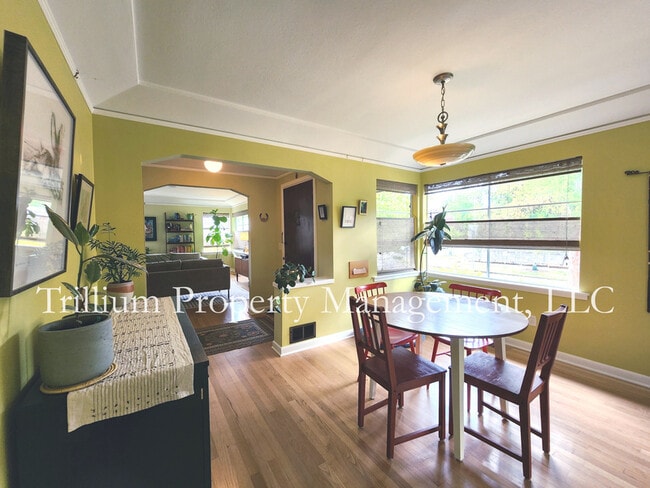 Building Photo - 5935 N Concord Ave