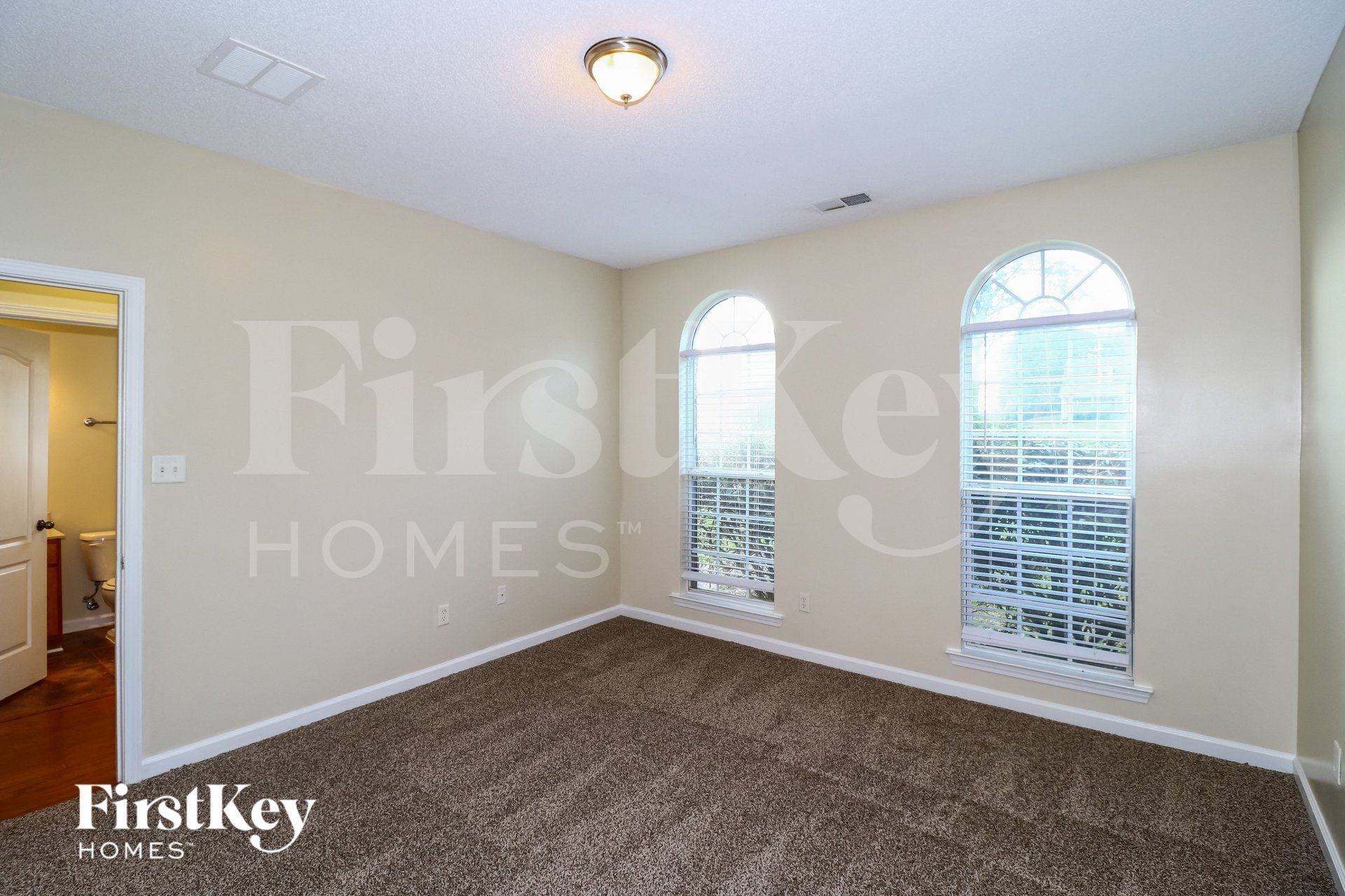 Building Photo - 10223 Macon Rd