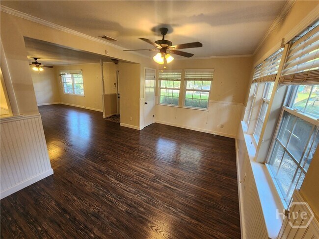 Building Photo - 5014 Spartan Dr