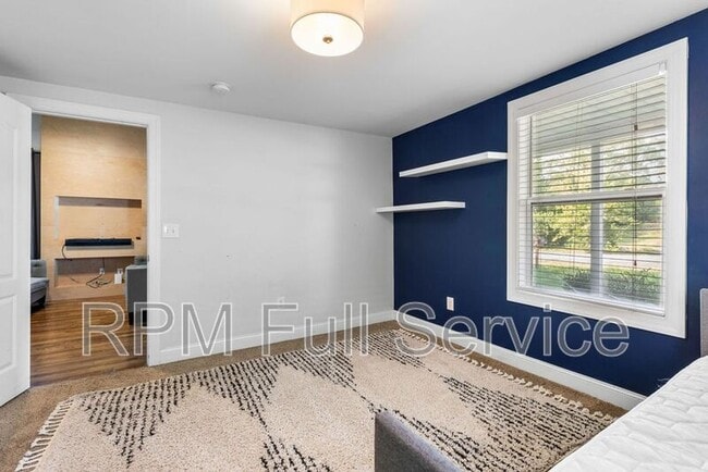 Building Photo - 335A Edith Ave