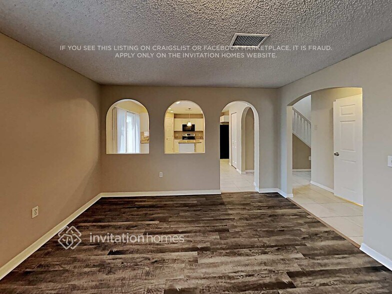 Building Photo - 12741 Kings Lake Dr