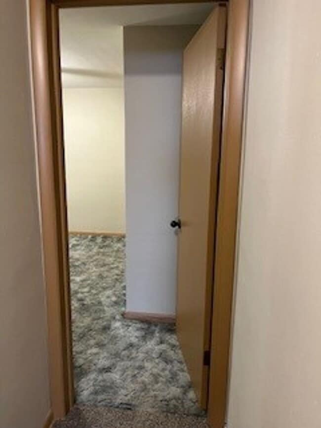 Building Photo - Charming 3 Bedroom, 1.5 Bath Home on the South Side of Kenosha