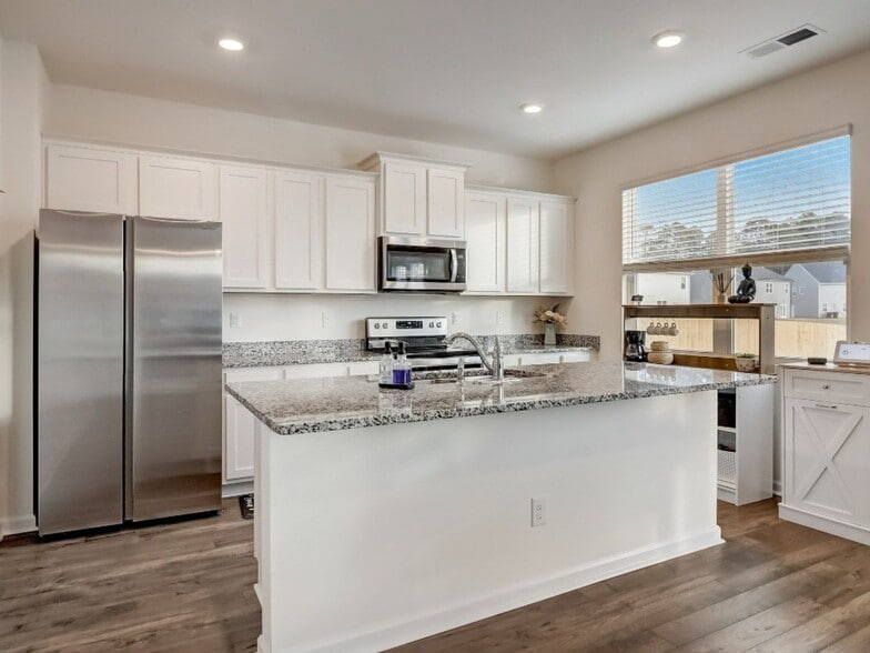 Building Photo - 133 Grafton St