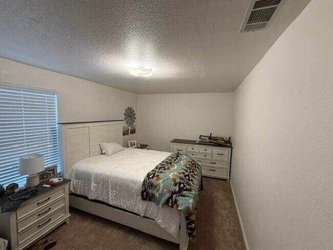 Building Photo - Resort-Style Living at Poker Flats gated community – 4 BR / 3 BA Multi-Level Home