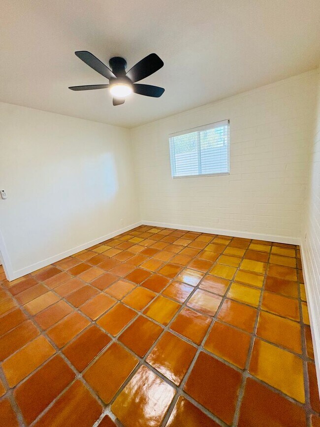 Building Photo - 817 S Melody Ln