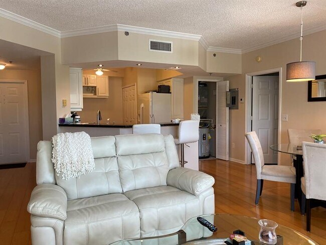 Building Photo - 3205 NE 184th St