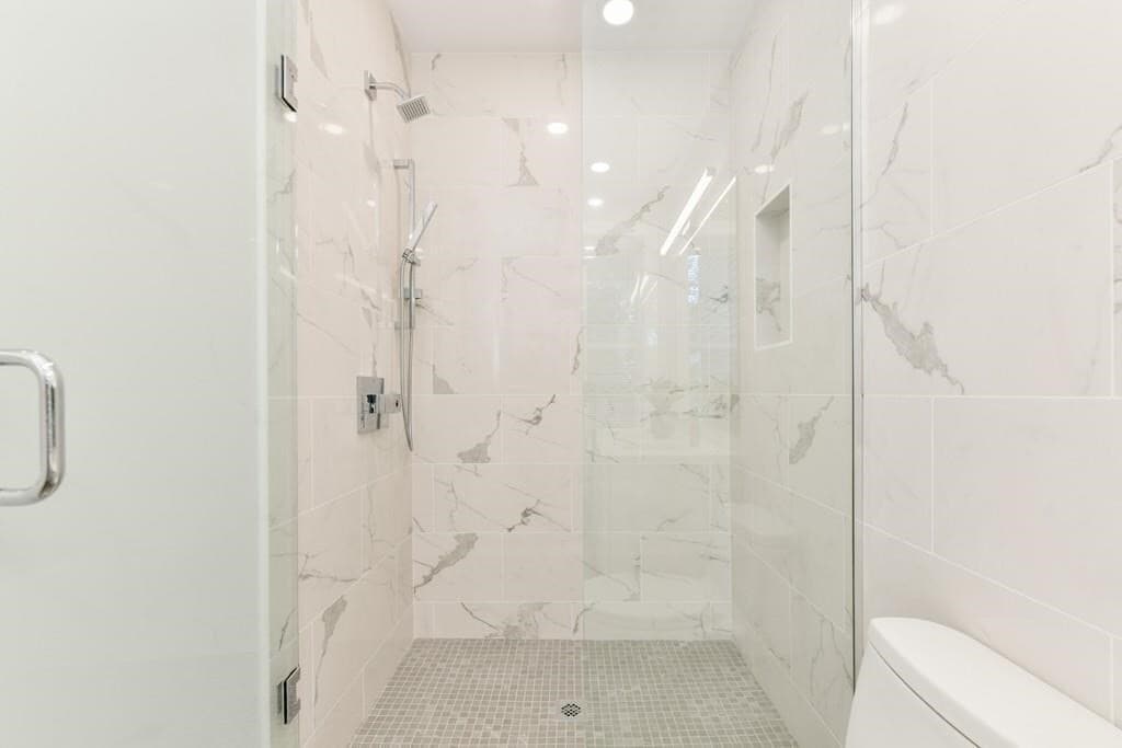 Building Photo - 37 Chelsea St