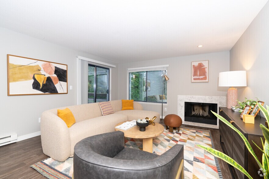 2BR, 1BA - 991SF - Living Room - Veri on Cascade