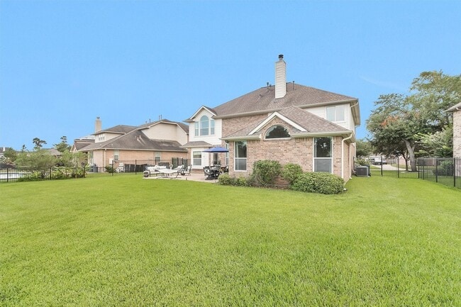 Building Photo - 3002 E Lake Falls Cir