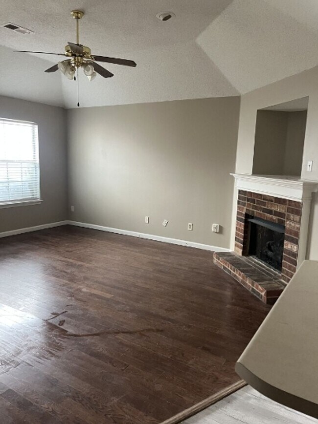 Building Photo - Charming 3-Bedroom Home in Memphis – Styli...