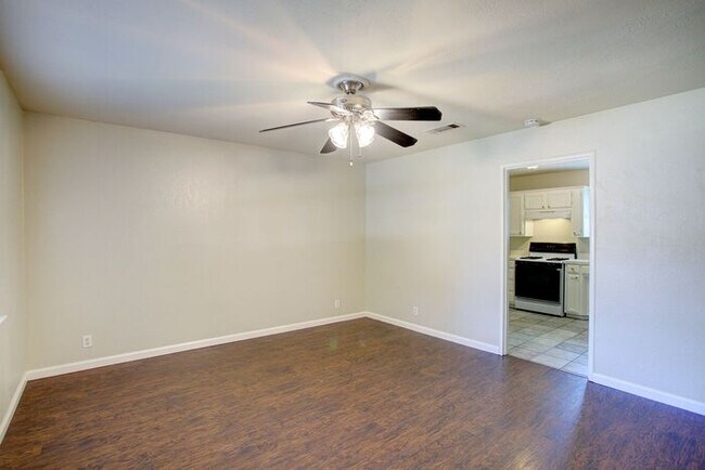 Building Photo - 3 Bedroom Arlington Park Home for Lease