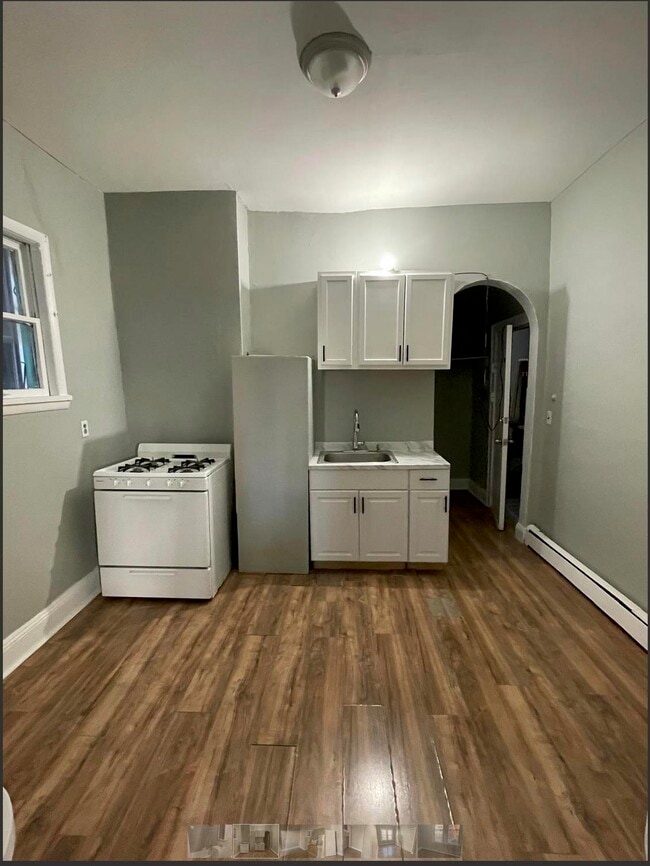 Building Photo - 541 27th St