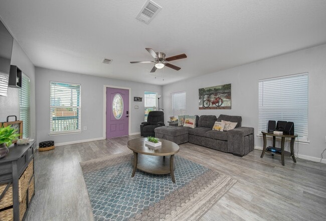 Building Photo - 6317 1st St