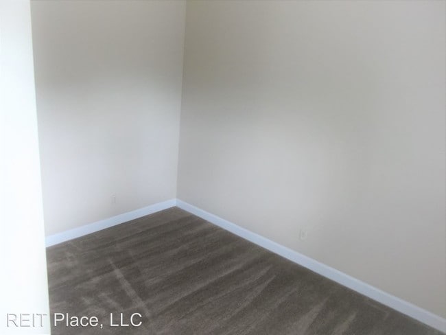 Building Photo - 854 Tryon Hill Dr