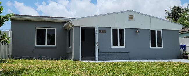 Building Photo - 1766 NE 181st St