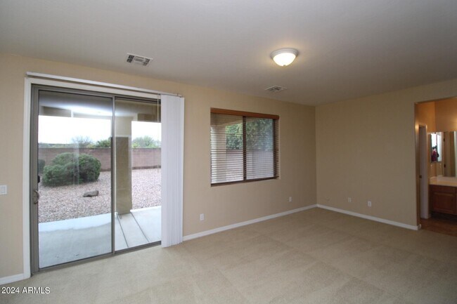 Building Photo - 3951 E Ravenswood Dr
