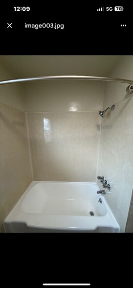 Building Photo - 1121 26th St