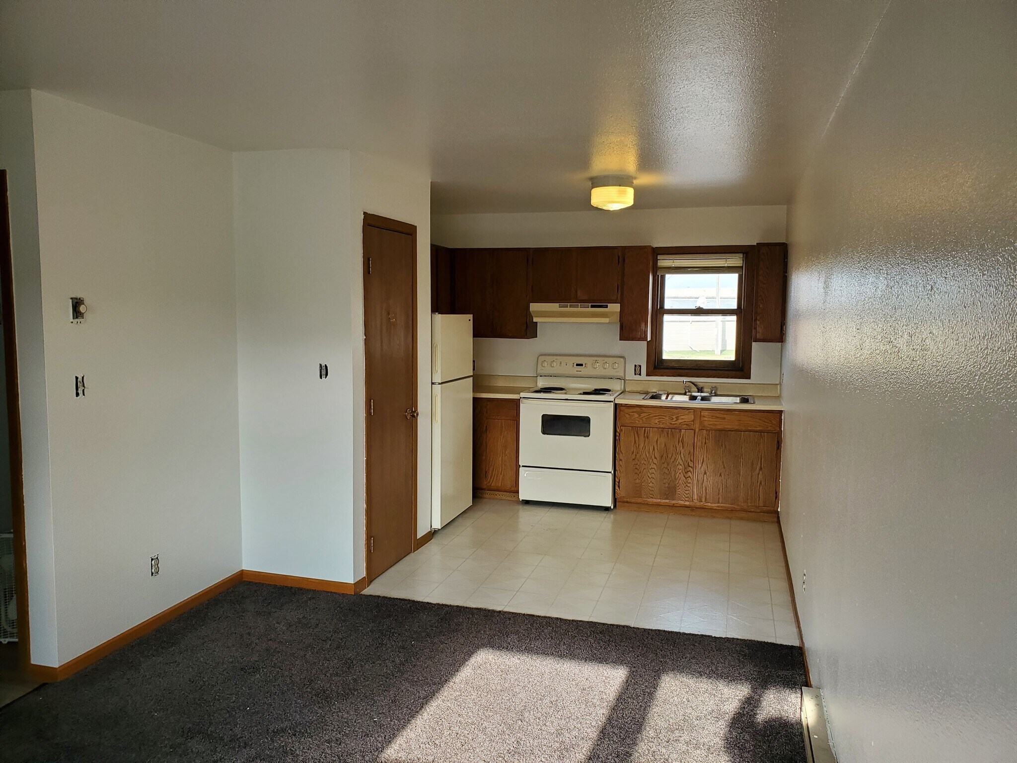 Building Photo - 622 Conklin Ave