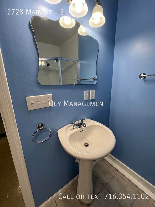 Building Photo - 2728 Main St