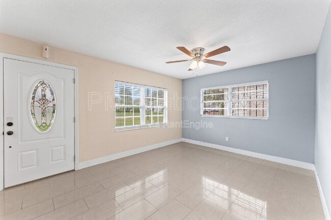 Building Photo - 4312 W Nassau St