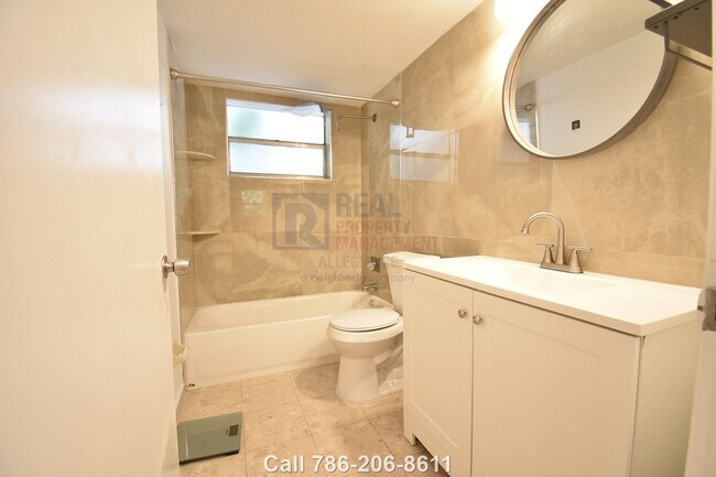 Building Photo - 1605 Meridian Ave