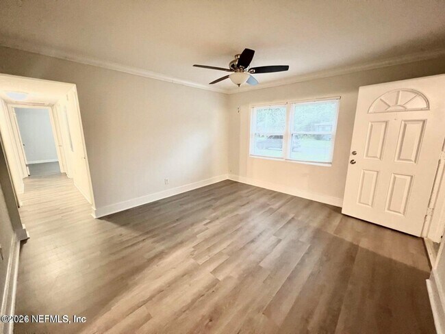 Building Photo - 1961 New Haven Rd